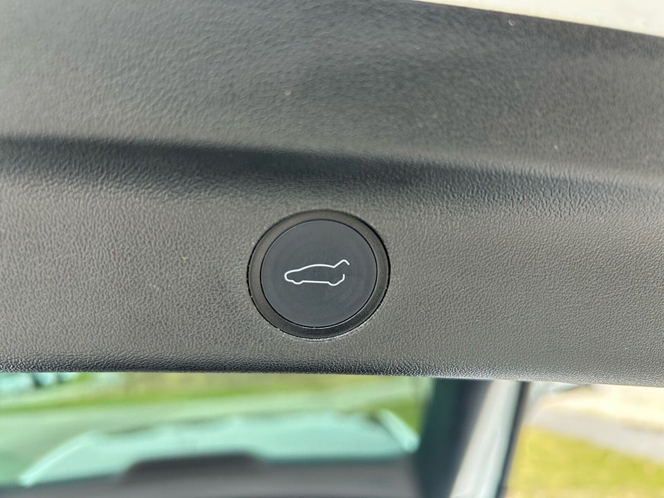 Tesla Model Y Long Range AWD 5d