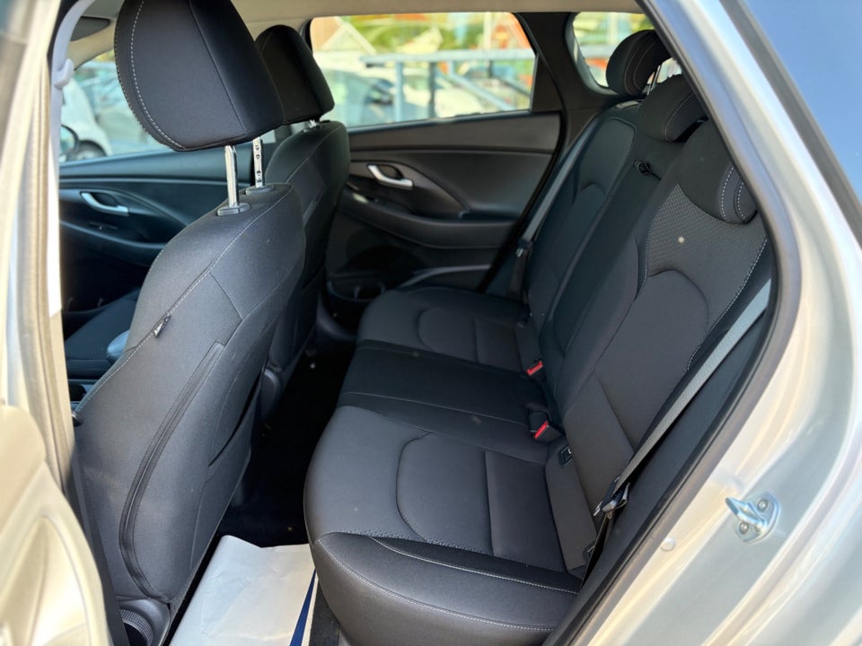 Hyundai i30 1,4 T-GDi Premium stc. DCT 5d