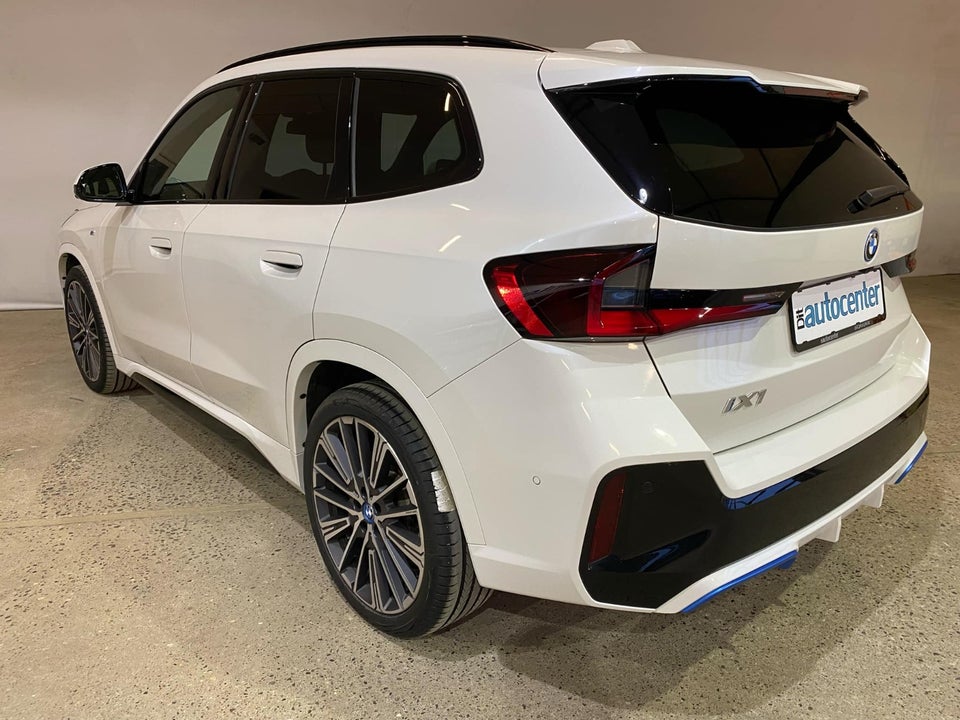 BMW iX1 xDrive30 Fully Charged M-Sport 5d