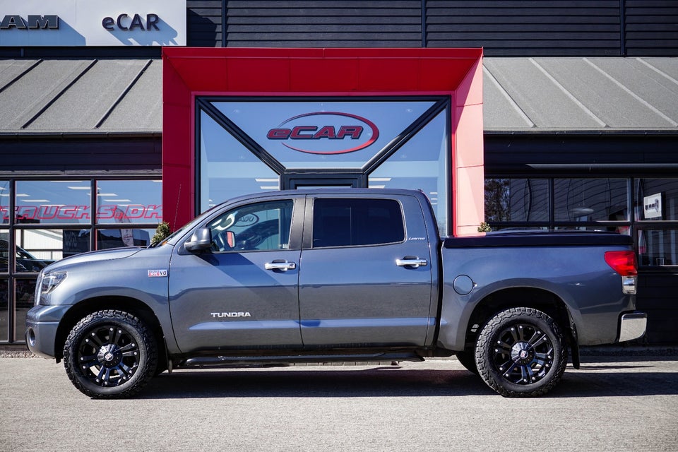 Toyota Tundra 5,7 V8 i-Force CrewMax TRD 4d