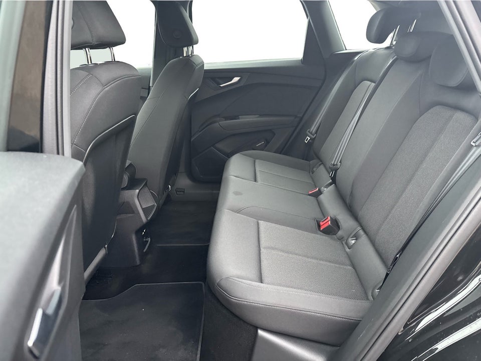 Audi Q4 e-tron 45 Advanced 5d