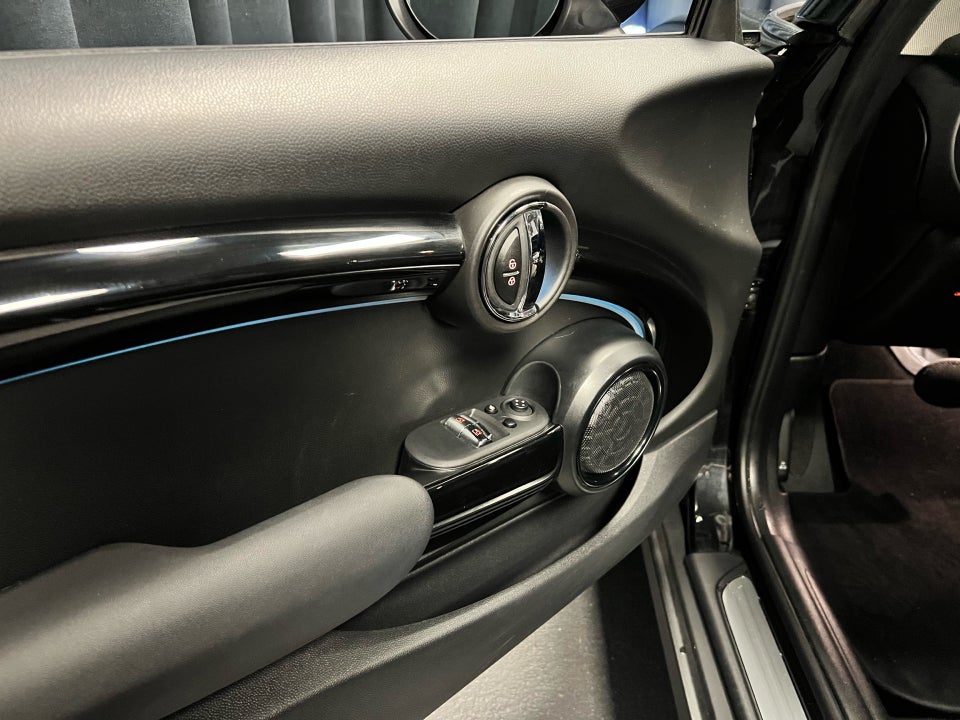 MINI Cooper SE Edition Premium Plus 3d