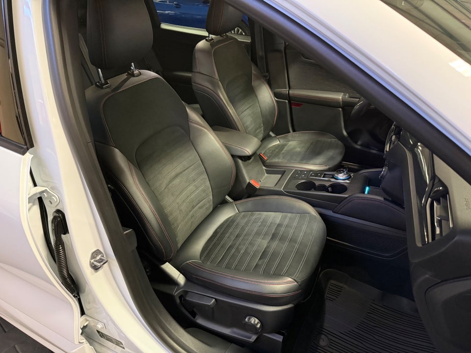 Ford Kuga 2,5 PHEV ST-Line X CVT 5d