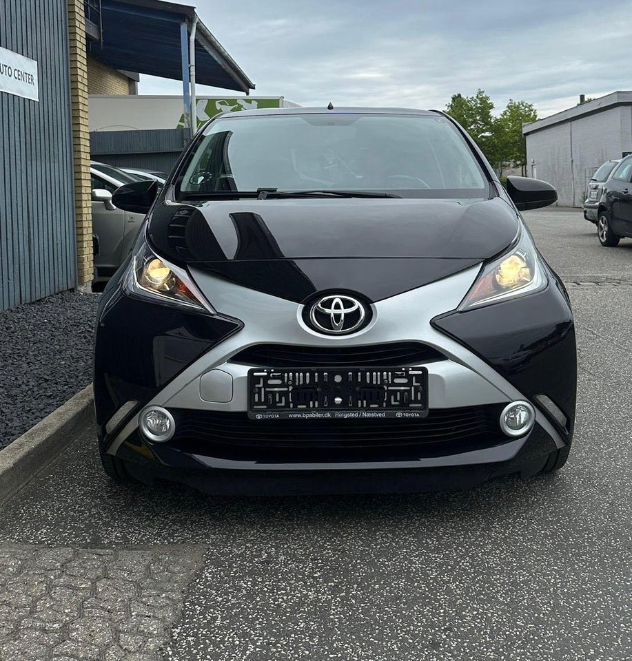 Toyota Aygo 1,0 VVT-i x-black II x-shift 5d