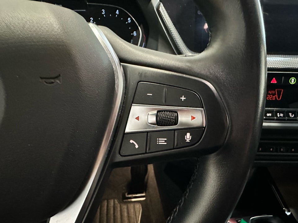 BMW 118i 1,5 Sport Line aut. 5d