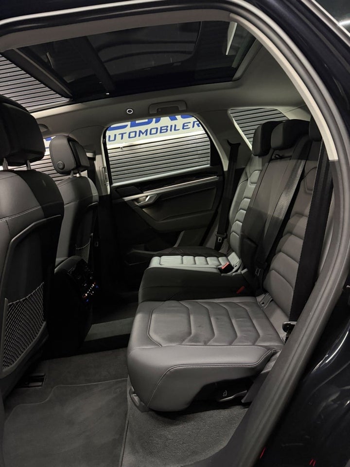 VW Touareg 3,0 eHybrid Elegance Tiptr. 4Motion 5d