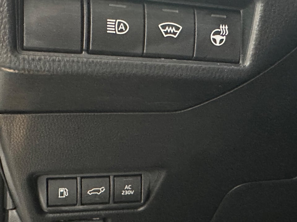 Toyota Prius 2,0 Plug-in Hybrid Elegant 5d