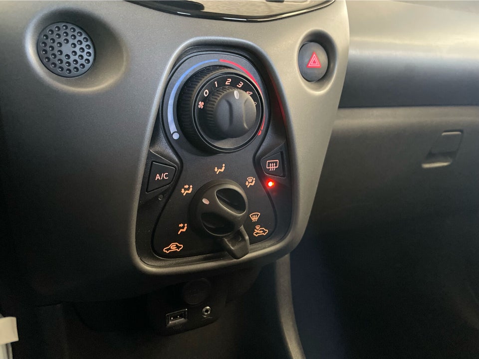 Toyota Aygo 1,0 VVT-i x-clusiv 5d