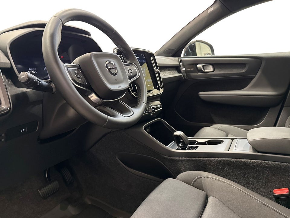 Volvo EC40 Extended Range Black Edition 5d