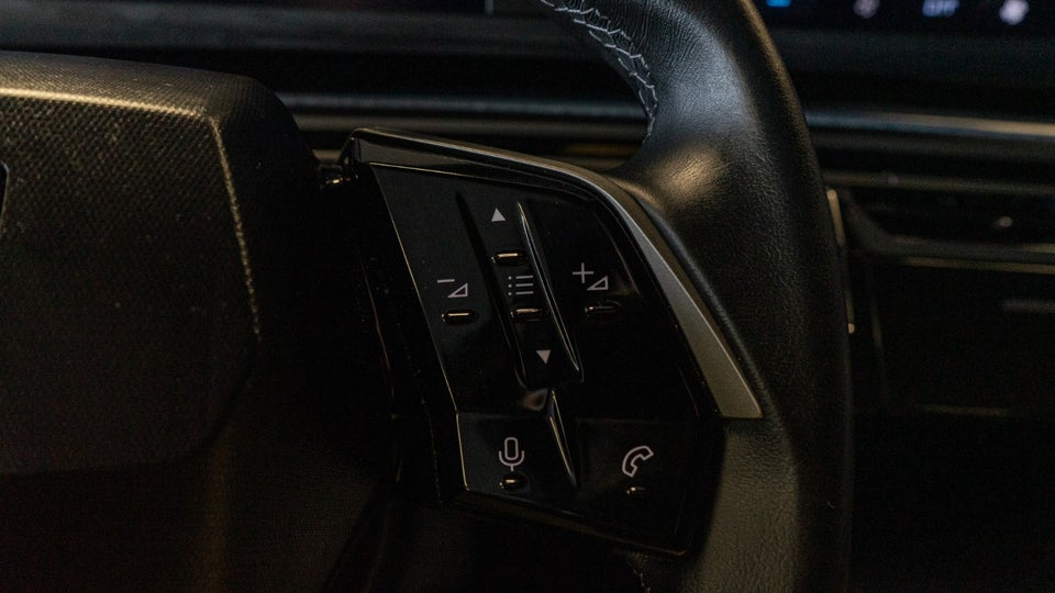 Peugeot e-5008 77 Allure 7prs 5d