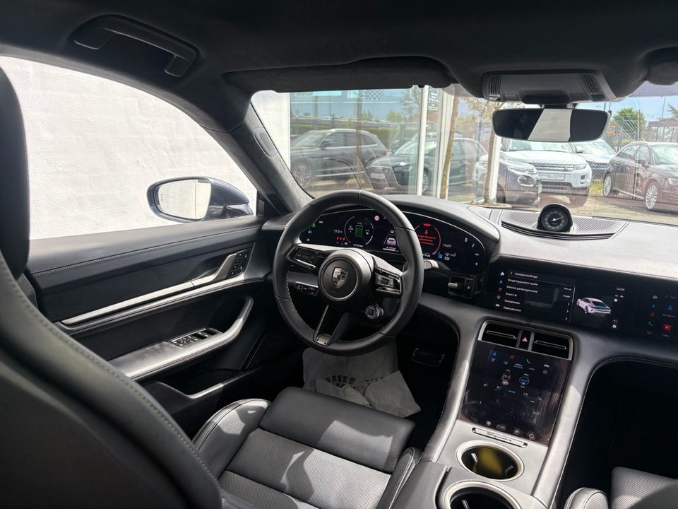Porsche Taycan Turbo Performance+ 4d