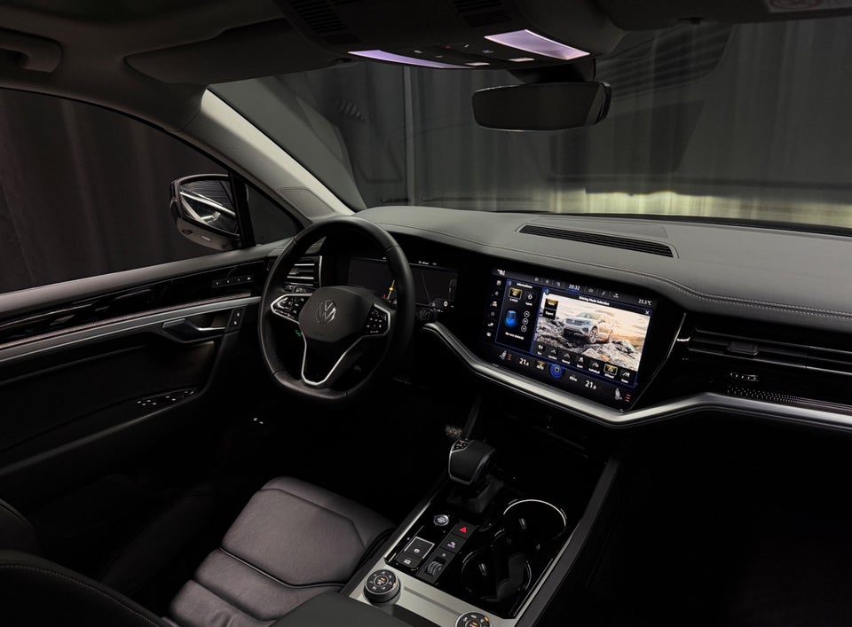 VW Touareg 3,0 eHybrid Elegance Tiptr. 4Motion 5d