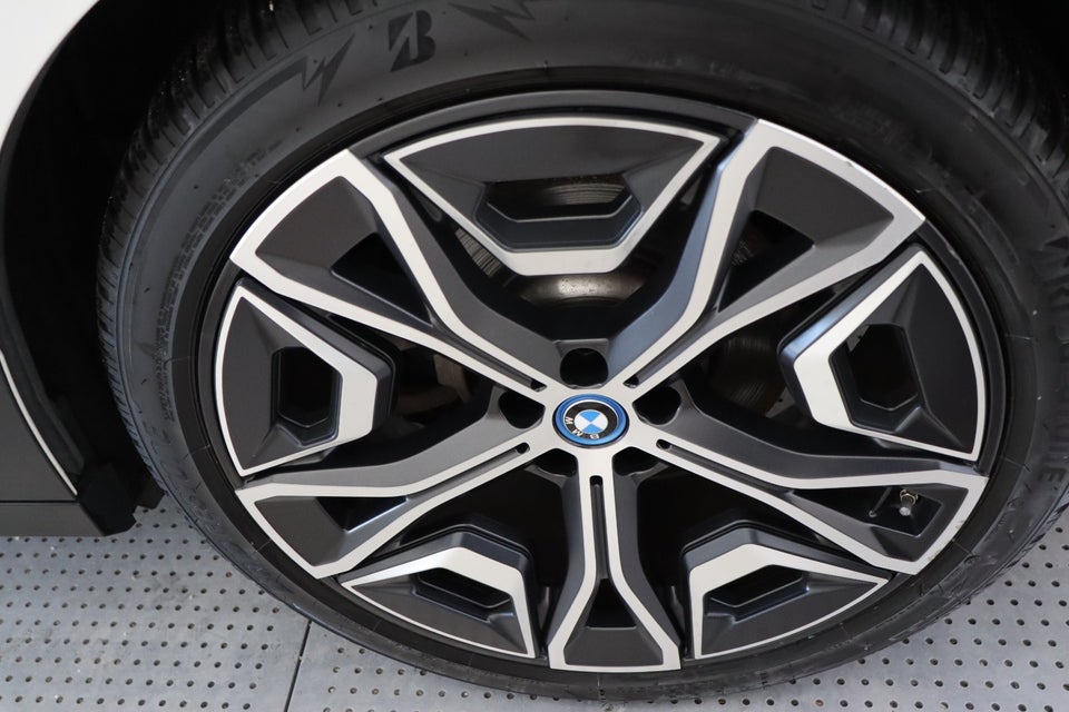 BMW iX xDrive40 Fully Charged 5d