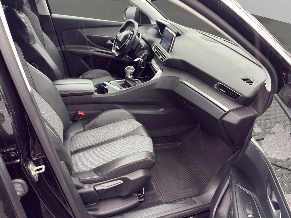 Peugeot 3008 1,5 BlueHDi 130 Allure 5d