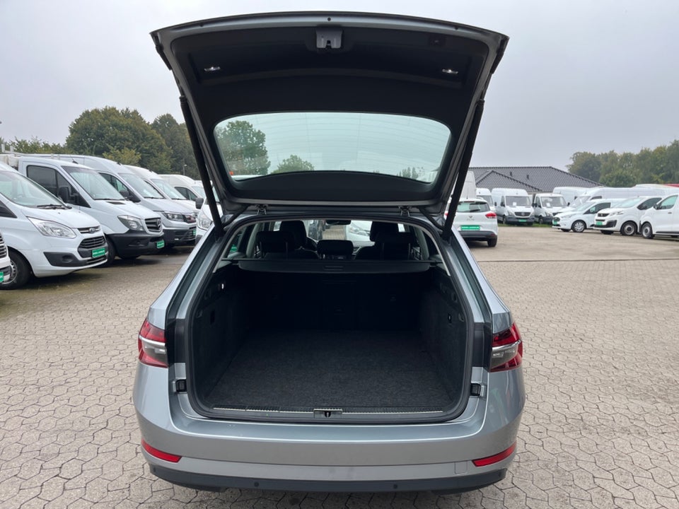 Skoda Superb 1,4 TSi iV Plus Combi DSG 5d