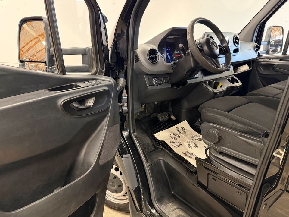 Mercedes Sprinter 319 3,0 CDi A3 Chassis aut. RWD 2d