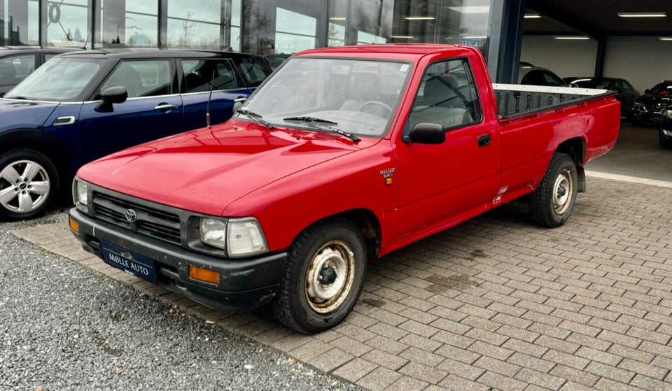 Toyota HiLux 2,4 D Pick-up