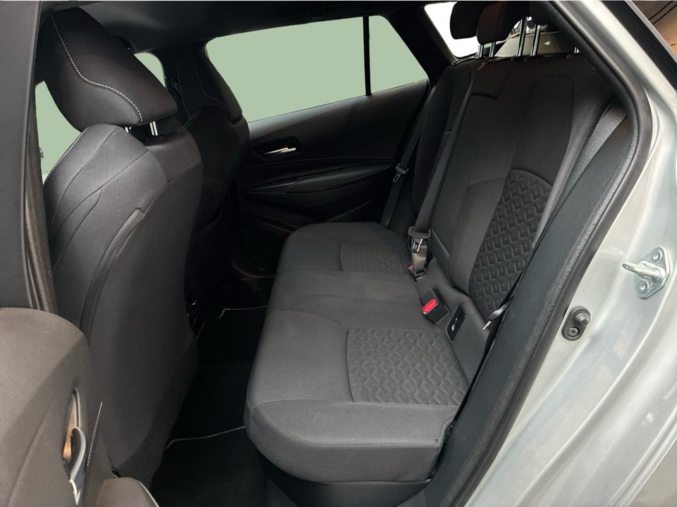 Toyota Corolla 1,8 Hybrid Essential Comfort Touring Sports MDS 5d