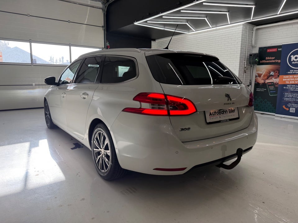 Peugeot 308 1,6 BlueHDi 120 Envy Sky SW 5d