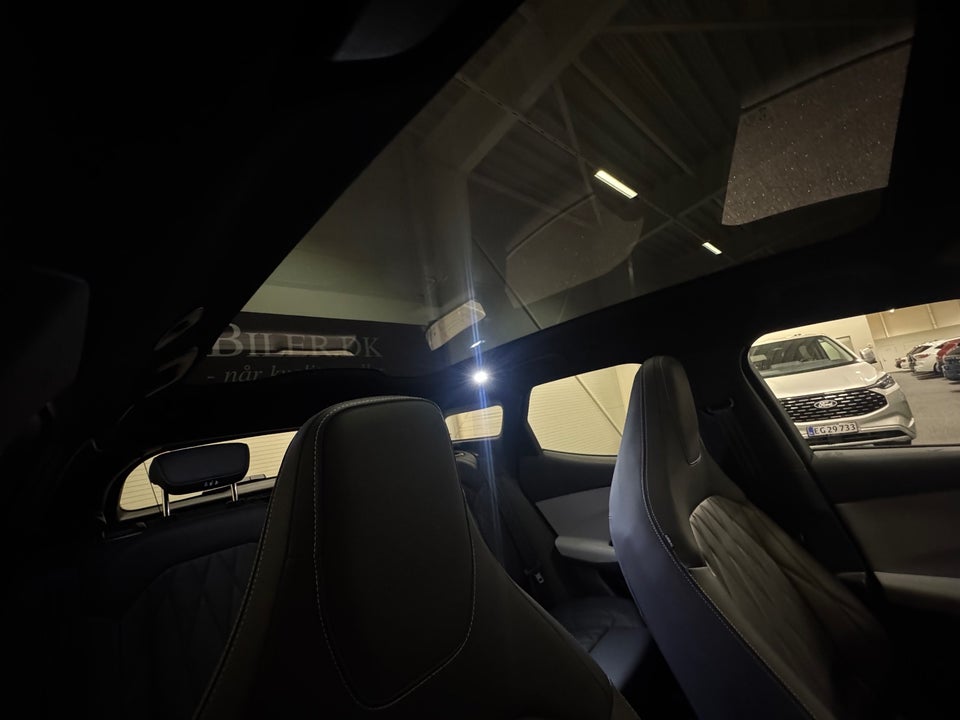 Ford Explorer 82 Premium Extended Range 5d