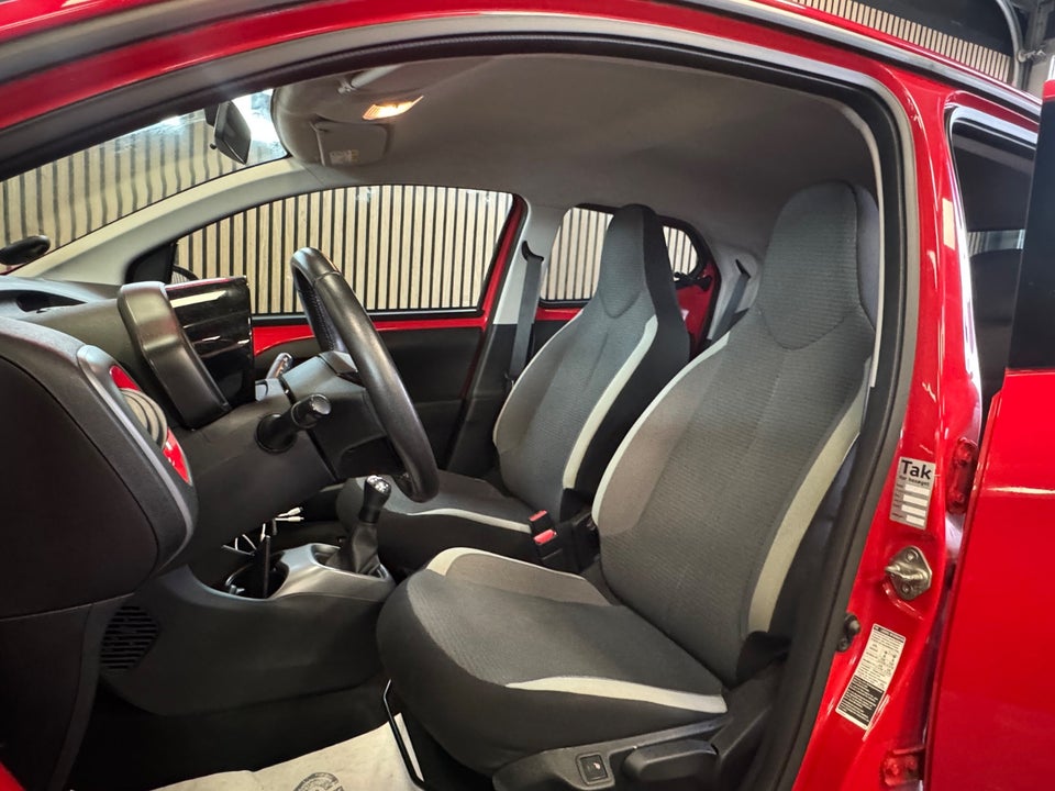 Toyota Aygo 1,0 VVT-i x-press 5d