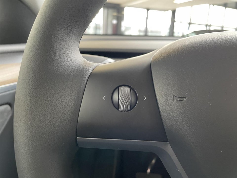 Tesla Model Y Long Range RWD 5d