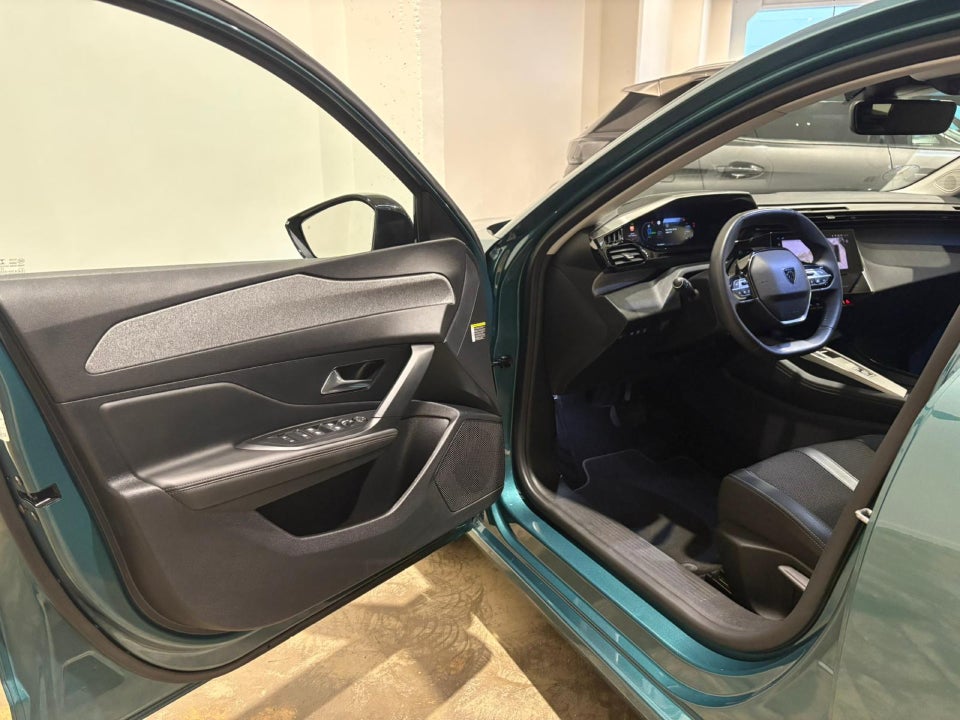 Peugeot 308 1,6 Hybrid First Selection+ SW EAT8 5d