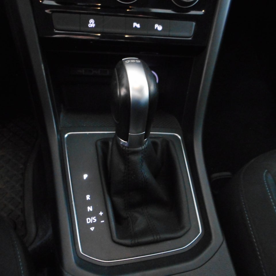 VW Touran 1,6 TDi 115 IQ.Drive DSG 7prs 5d