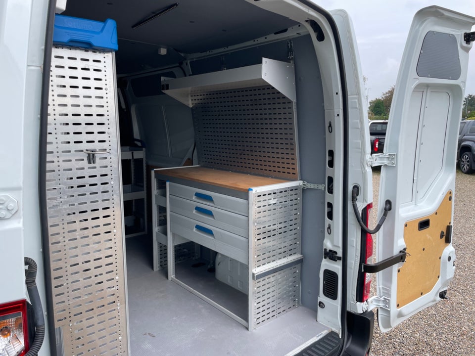 Renault Master III T33 2,3 dCi 145 L2H2 Kassevogn