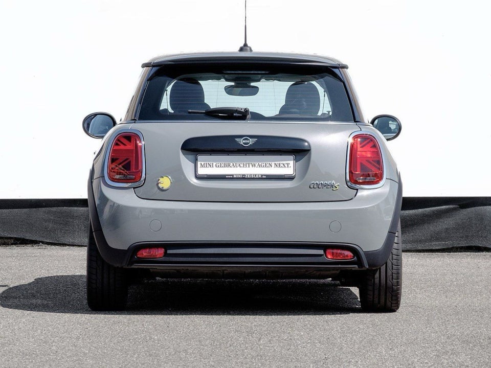 MINI Cooper SE Essential 3d