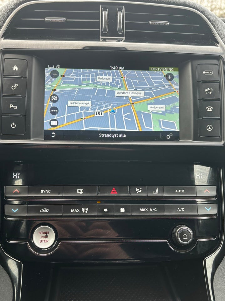 Jaguar XE 2,0 D180 Prestige aut. 4d