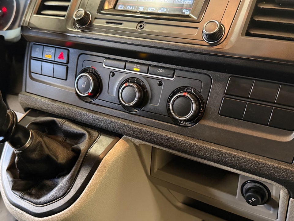 VW Transporter 2,0 TDi 150 Kassevogn lang