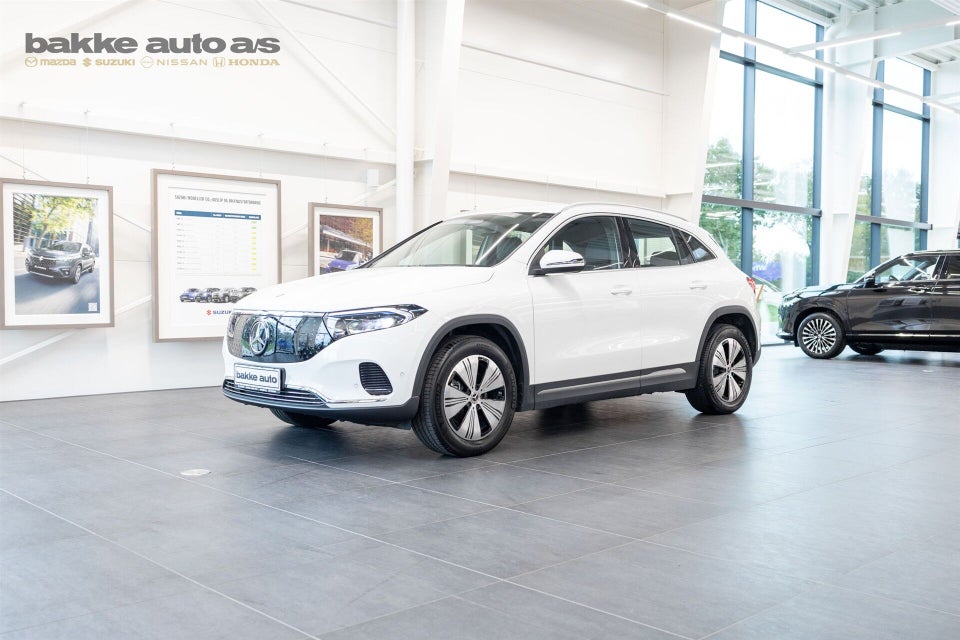 Mercedes EQA300 Progressive 4Matic 5d