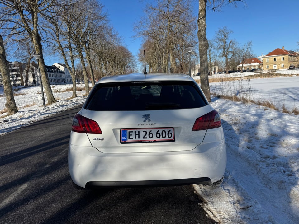 Peugeot 308 1,2 PureTech 130 Prestige EAT8 5d