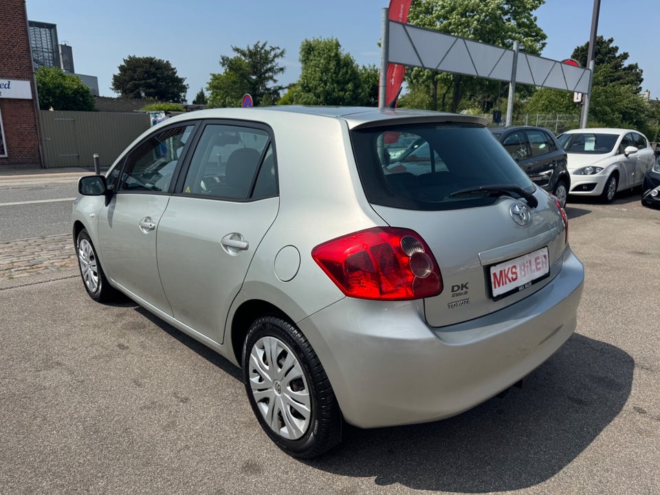 Toyota Auris 1,6 Luna 5d