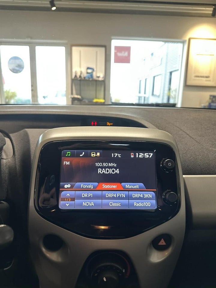 Toyota Aygo 1,0 VVT-i x-press x-shift 5d