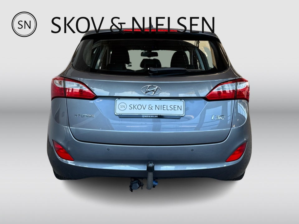 Hyundai i30 1,6 CRDi 110 Premium CW DCT 5d