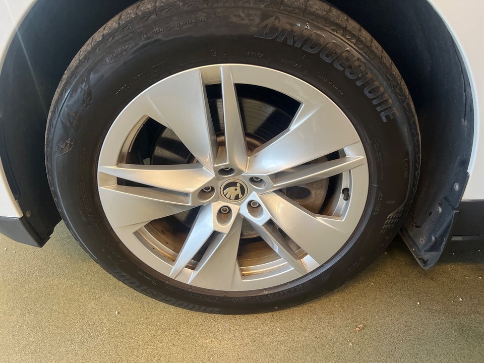 Skoda Enyaq 80 iV Loft 5d