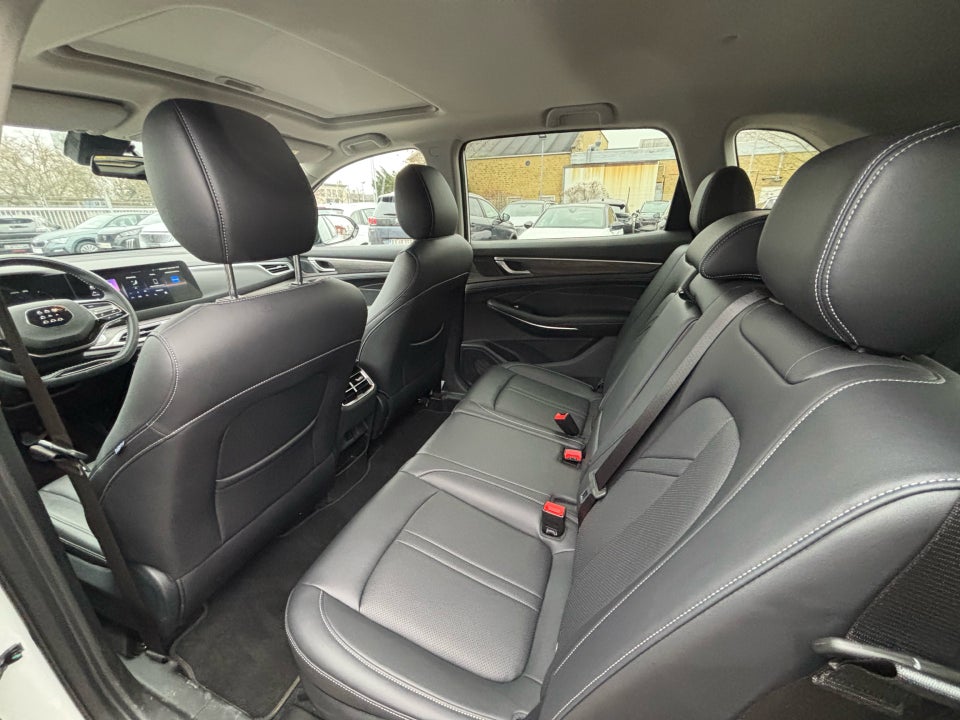 Navor E5 1,5 PHEV Rock 5d