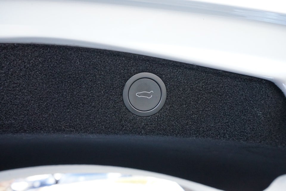 Tesla Model 3 RWD 4d