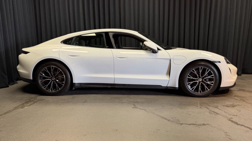 Porsche Taycan 4d