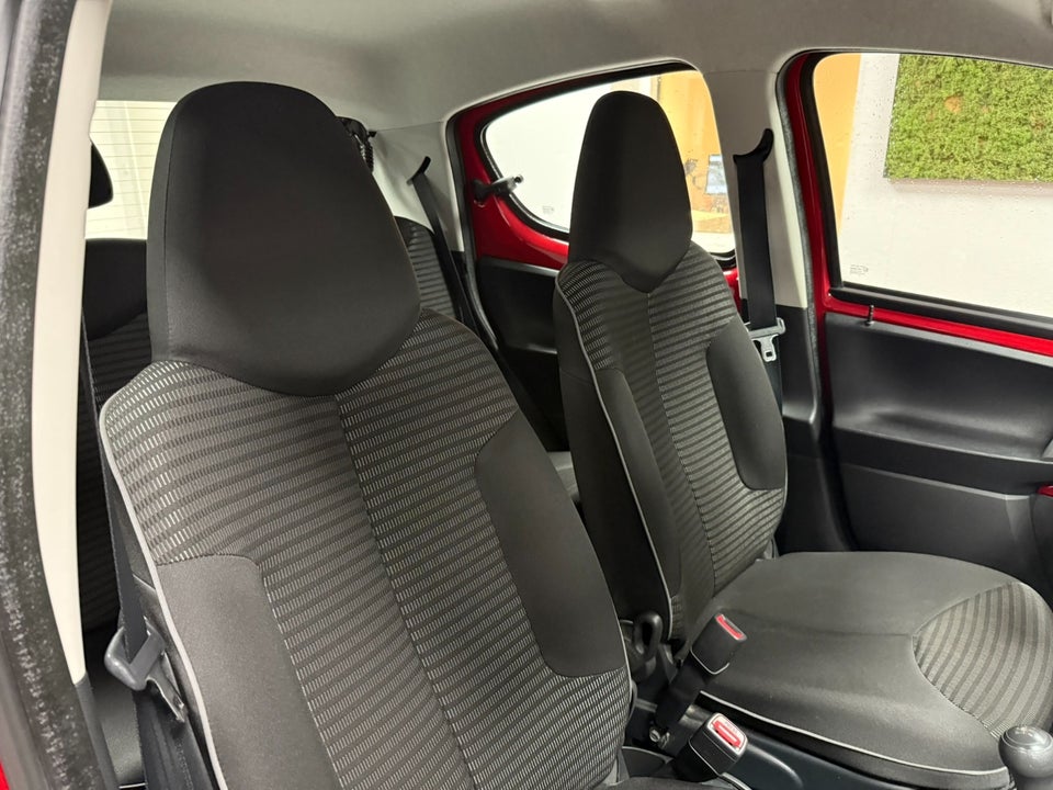 Peugeot 107 1,0 Champion 5d