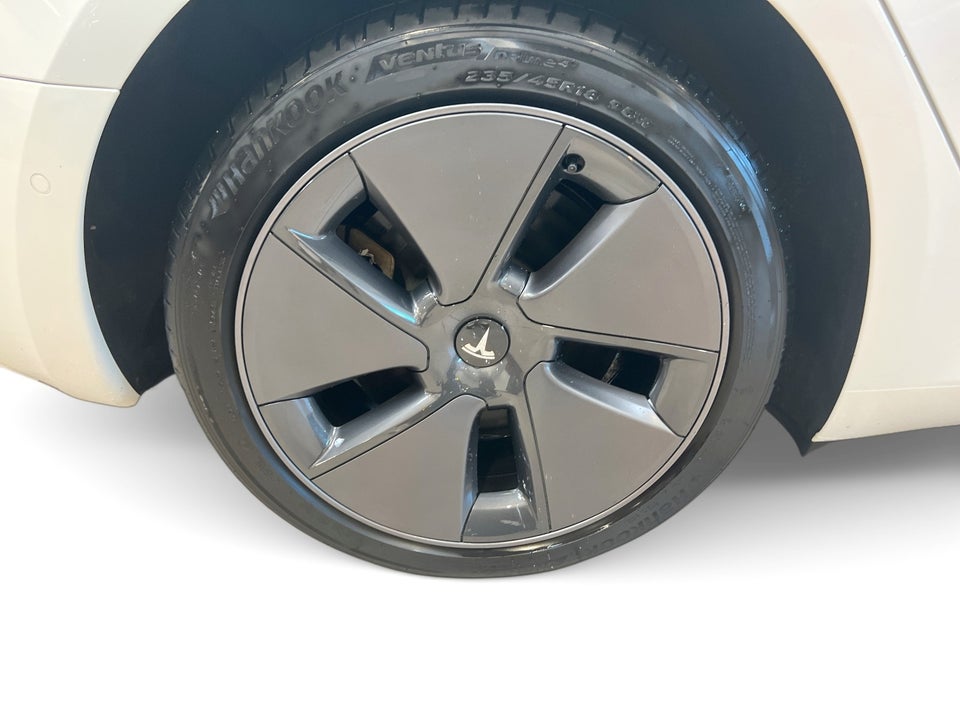 Tesla Model 3 Standard Range+ RWD 4d