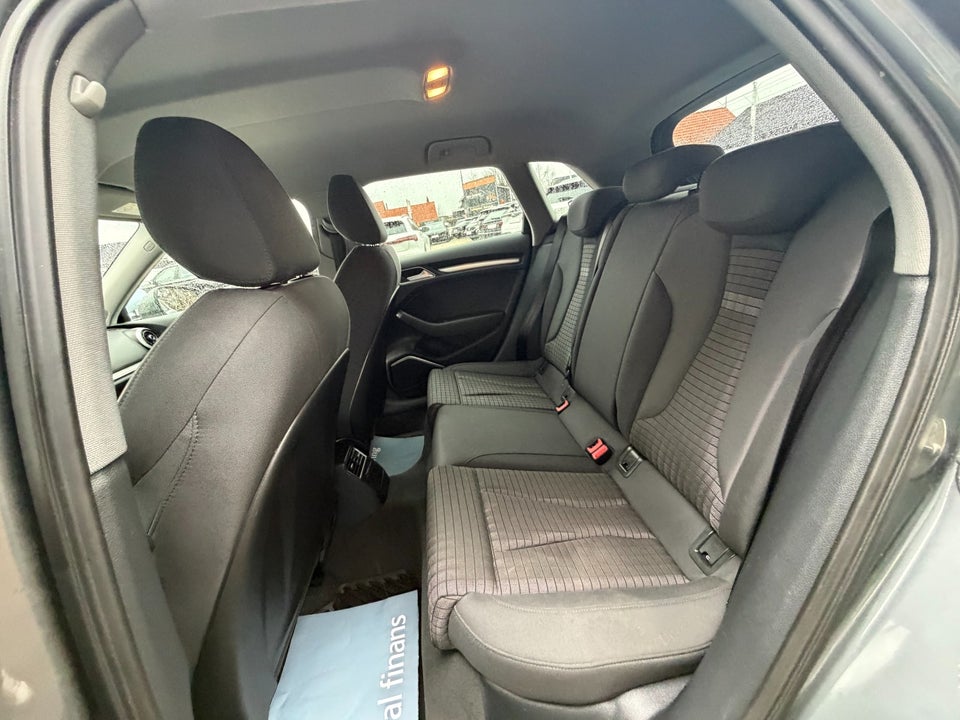 Audi A3 40 TFSi S-line Sport S-tr. 5d