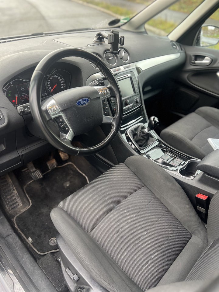 Ford Galaxy 1,6 EcoBoost Ghia 5d