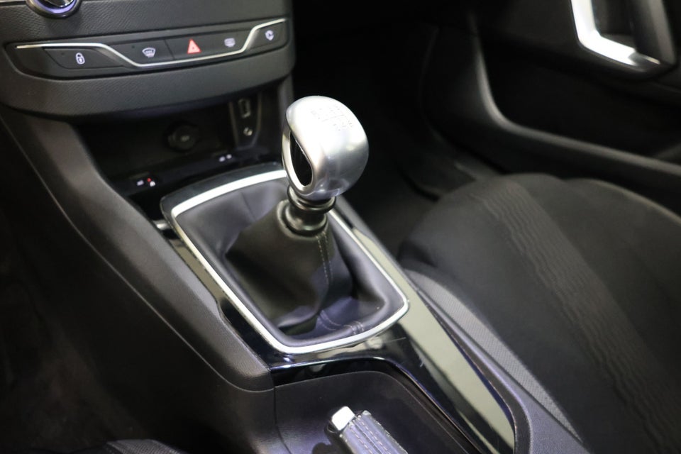 Peugeot 308 1,6 BlueHDi 120 Style Sky 5d