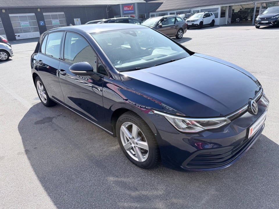 VW Golf VIII 2,0 TDi 115 Life DSG 5d