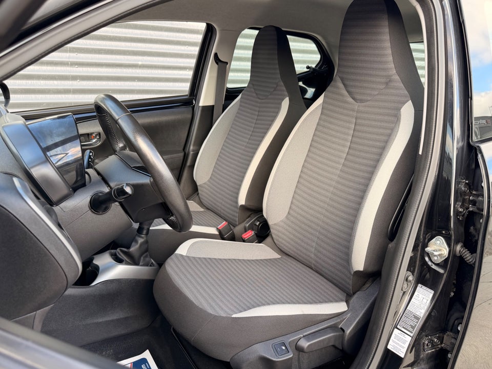 Toyota Aygo 1,0 VVT-i x-clusiv 5d