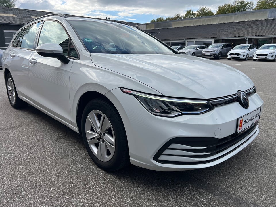 VW Golf VIII 1,5 TSi 130 Life Variant 5d