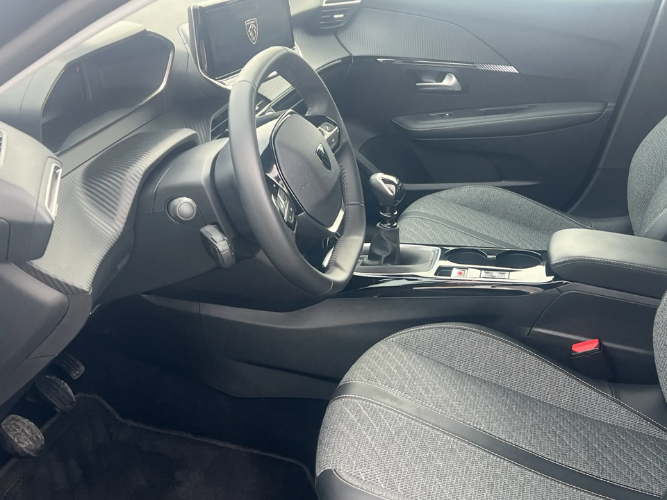 Peugeot 208 1,2 PureTech 100 Allure+ 5d